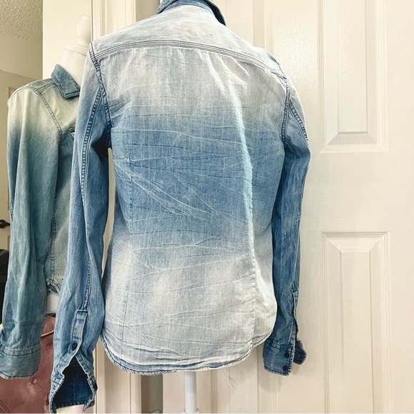 AEO Light Wash Denim Shirt - Picture 4 of 5